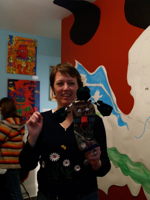 Visitor creating a puppet. 