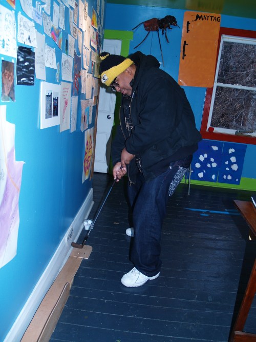 Pittsburgh artist Steve Smith played a round of miniature golf during his visit.  