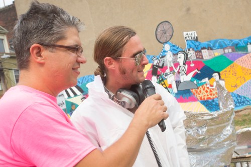 Interviewing team leader Craig Freeman in the first round of the competition.